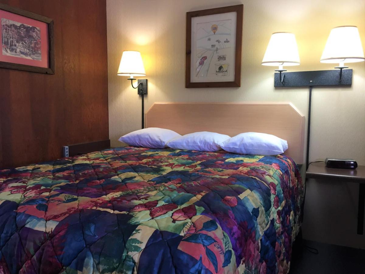 איירונווד Indianhead Motel מראה חיצוני תמונה