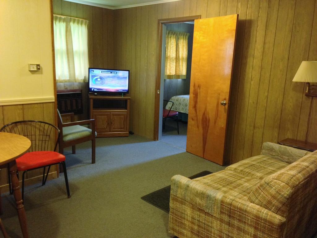 איירונווד Indianhead Motel חדר תמונה