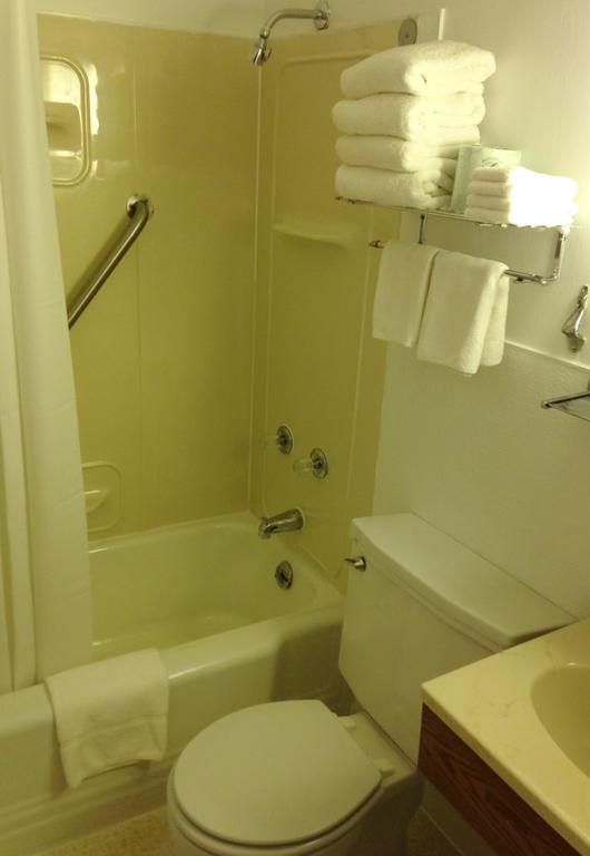איירונווד Indianhead Motel חדר תמונה